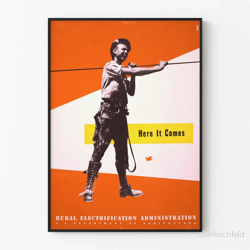Vintageposter Here It Comes - Väggdekoration för Elektrifiering på Landsbygden