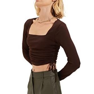 Trendyol Dam figursydd fyrkantig krage stickad blus, Brun, M 8683044180758 Trendyol Dam figursydd fyrkantig krage stickad blus, Brun, M 8683044180758
